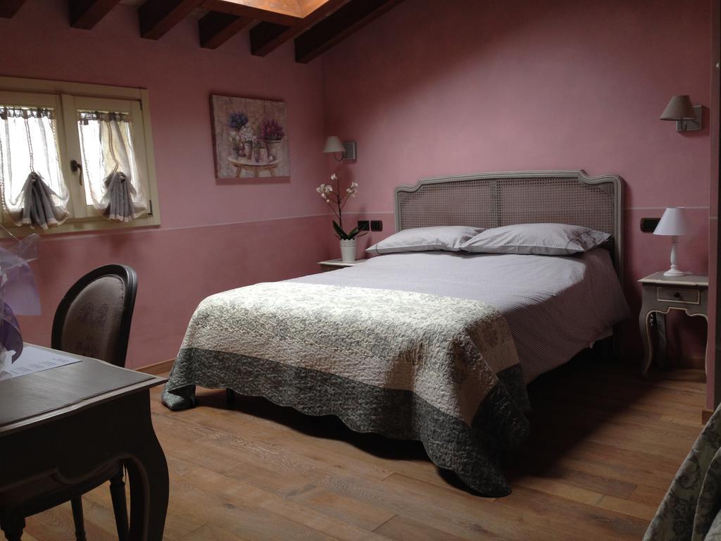 La Vedetta Bed And Breakfast Castelvetro di Modena Rom bilde